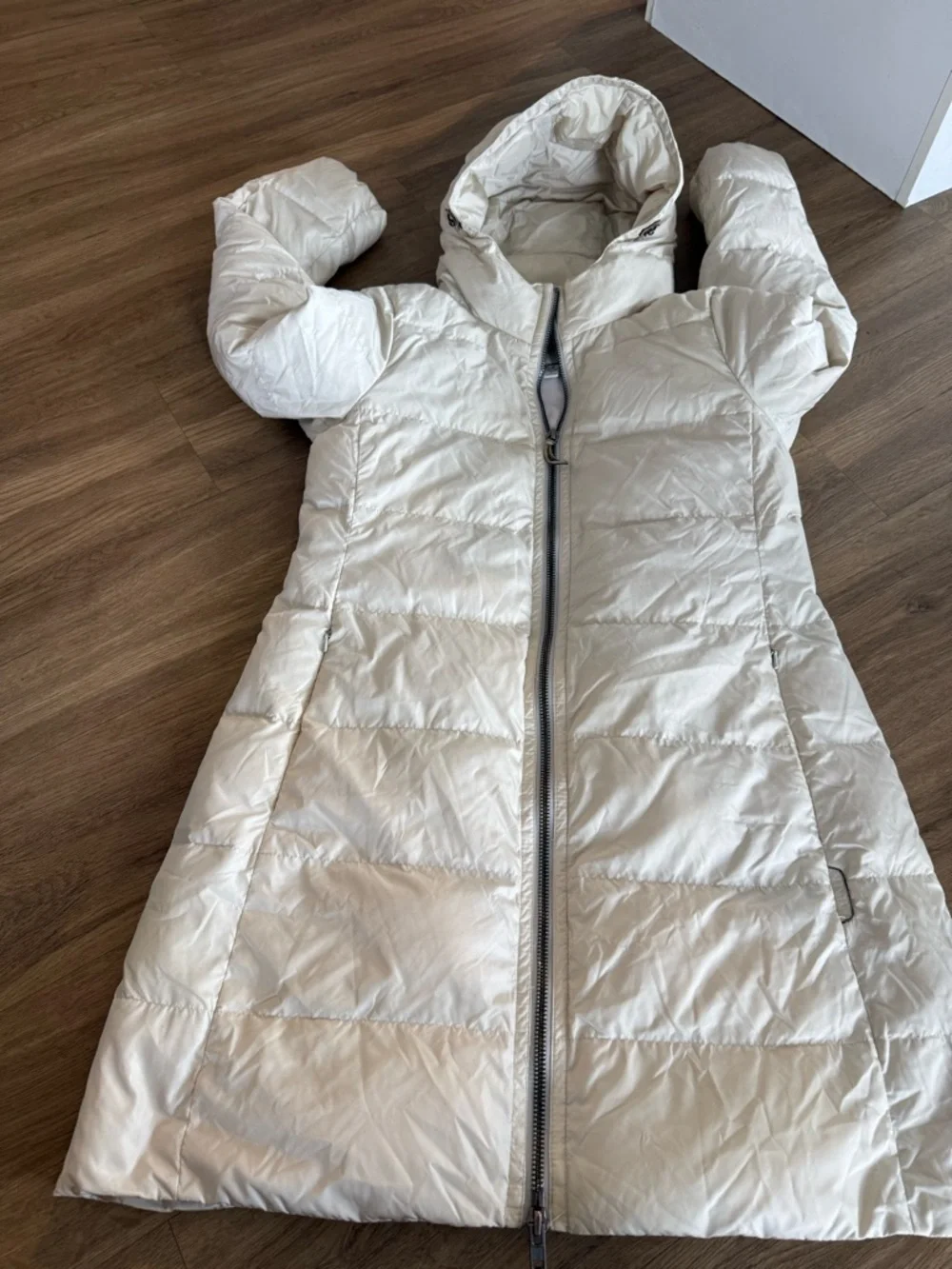 COACH - Cream Hooded Puffer Coat - Brand Unspecified - Picture 2 of 7